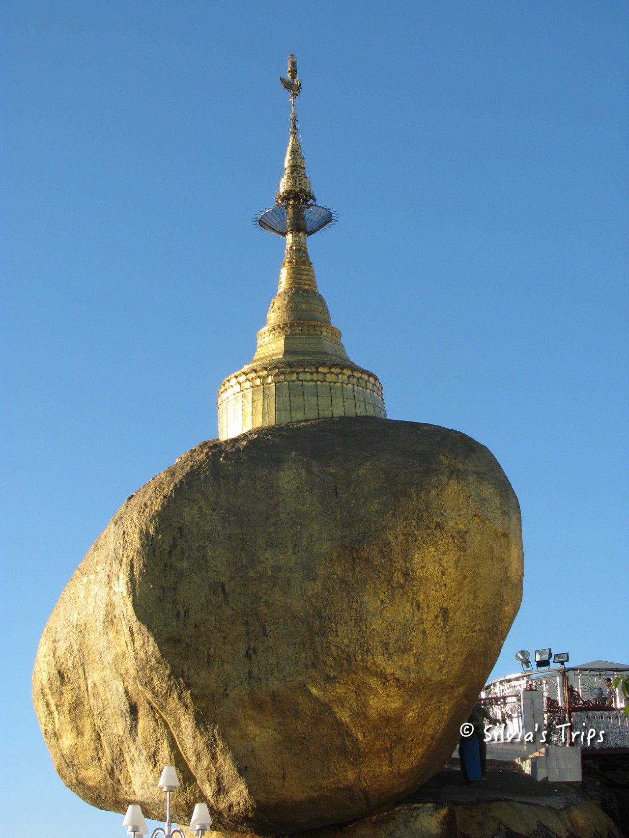 Silvia's Trips a Golden Rock, Myanmar