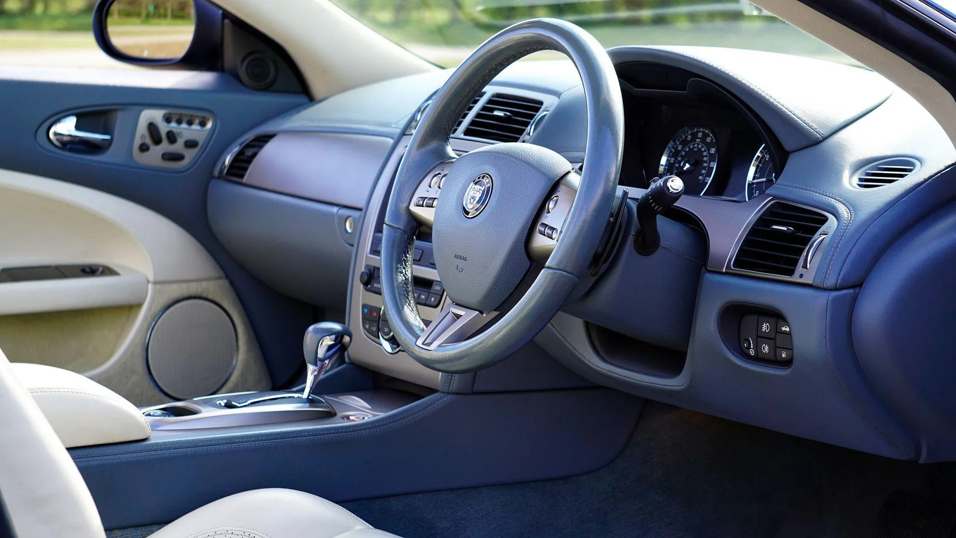The Most Comfortable Cars for Long Drives Around Dubai